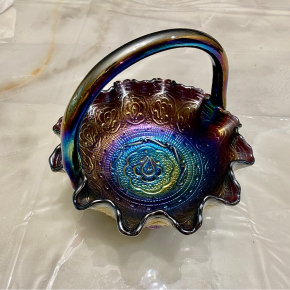 Fenton carnival glass basket with handle - Picture 6 of 7